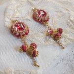 BO Nous Deux brodées avec cabochons et perles en cristal Swarovski, crochets d'oreilles en or Gold Filled 14 carats